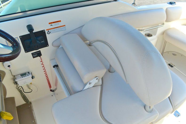 Thumbnail 52 for Used 2007 Larson 274 Cabrio Cruiser boat for sale in West Palm Beach, FL
