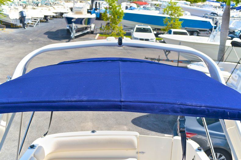 Thumbnail 77 for Used 2007 Larson 274 Cabrio Cruiser boat for sale in West Palm Beach, FL