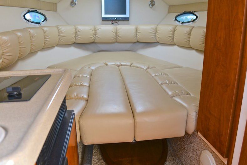 Thumbnail 126 for Used 2007 Larson 274 Cabrio Cruiser boat for sale in West Palm Beach, FL