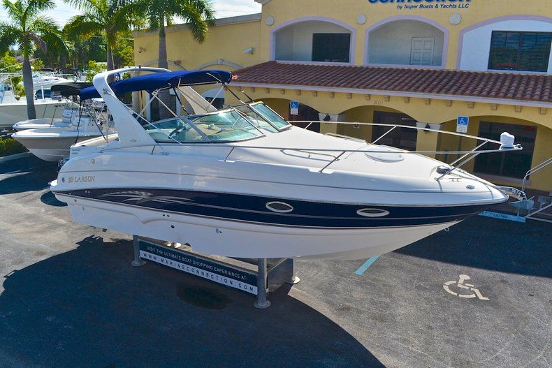 Thumbnail 134 for Used 2007 Larson 274 Cabrio Cruiser boat for sale in West Palm Beach, FL