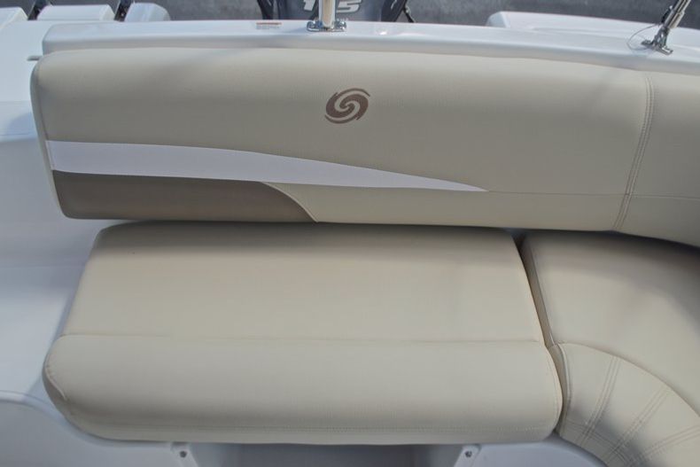 Thumbnail 15 for New 2017 Hurricane SunDeck SD 187 OB boat for sale in West Palm Beach, FL