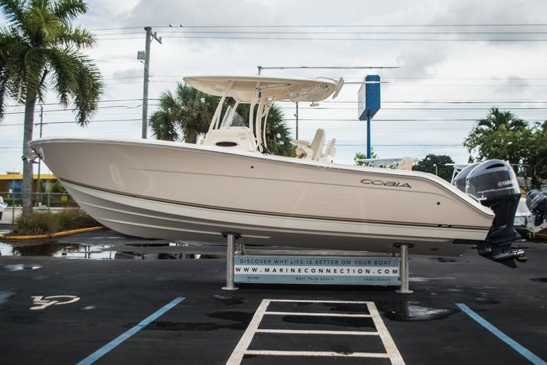 Thumbnail 4 for New 2016 Cobia 277 Center Console boat for sale in West Palm Beach, FL