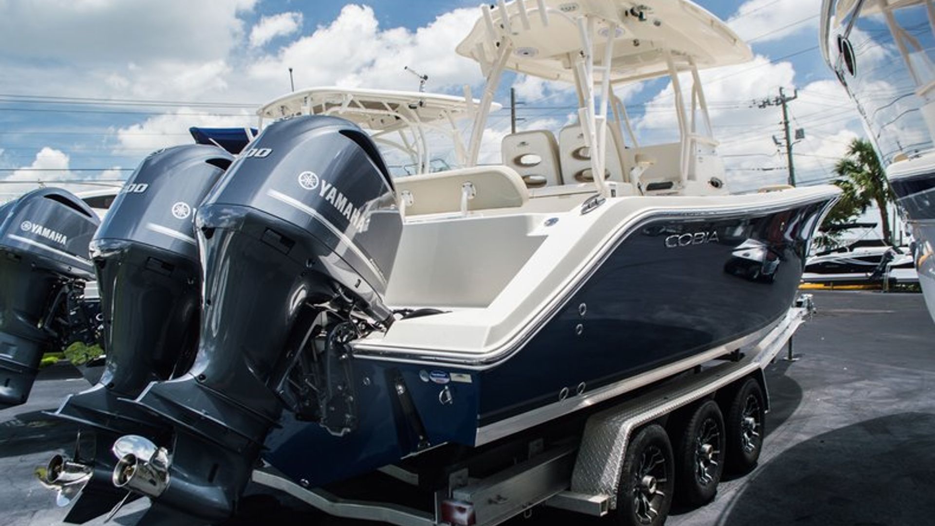 New 2015 Cobia 296 Center Console #N043 image 2