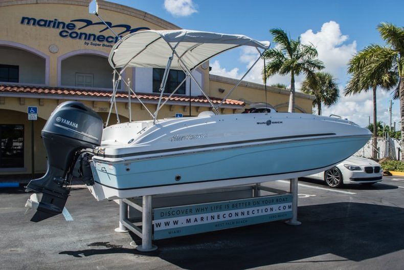 Thumbnail 7 for New 2016 Hurricane SunDeck Sport SS 188 OB boat for sale in Vero Beach, FL