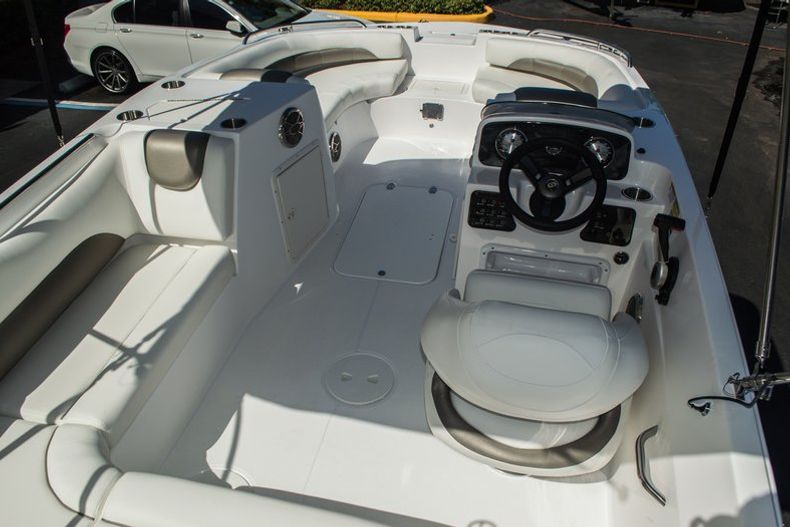 Thumbnail 16 for New 2016 Hurricane SunDeck Sport SS 188 OB boat for sale in Vero Beach, FL