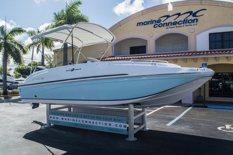 Thumbnail 1 for New 2016 Hurricane SunDeck Sport SS 188 OB boat for sale in Vero Beach, FL