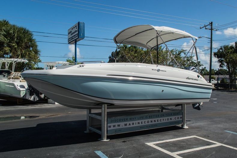 Thumbnail 3 for New 2016 Hurricane SunDeck Sport SS 188 OB boat for sale in Vero Beach, FL