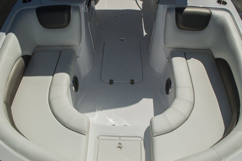 Thumbnail 27 for New 2016 Hurricane SunDeck Sport SS 188 OB boat for sale in Vero Beach, FL