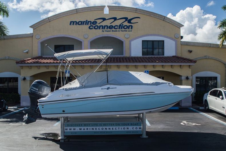 Thumbnail 8 for New 2016 Hurricane SunDeck Sport SS 188 OB boat for sale in Vero Beach, FL