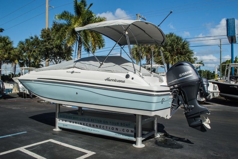 Thumbnail 13 for New 2016 Hurricane SunDeck Sport SS 188 OB boat for sale in Vero Beach, FL