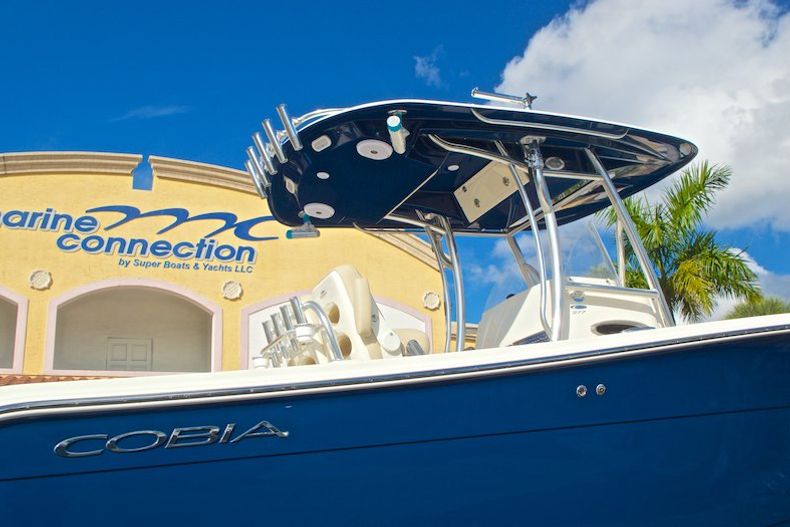 Thumbnail 8 for New 2016 Cobia 277 Center Console boat for sale in West Palm Beach, FL