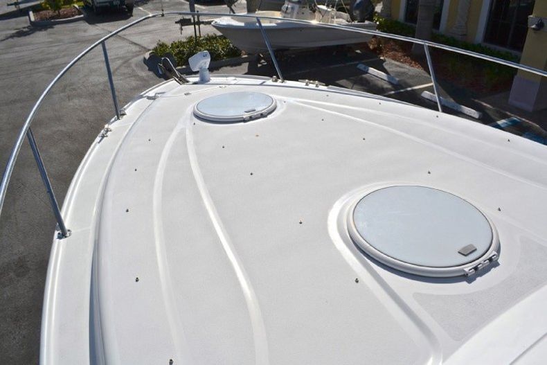 Thumbnail 134 for Used 2004 Four Winns 298 Vista Cruiser boat for sale in West Palm Beach, FL