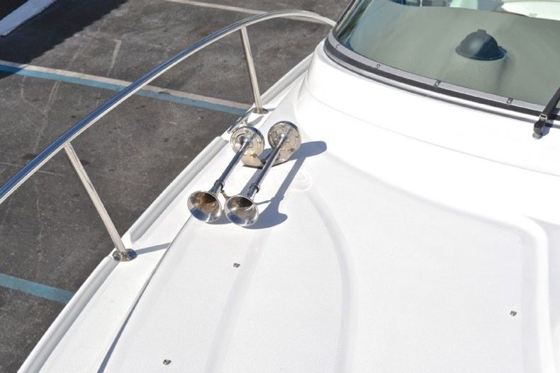 Thumbnail 137 for Used 2004 Four Winns 298 Vista Cruiser boat for sale in West Palm Beach, FL