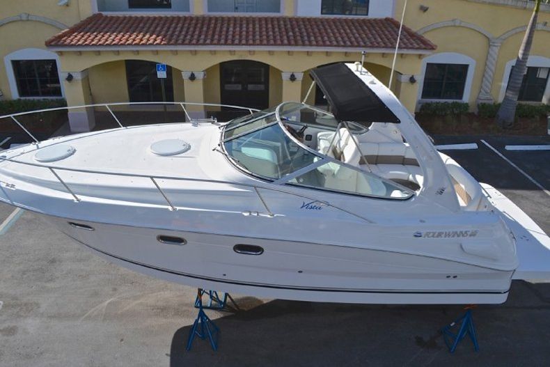 Thumbnail 140 for Used 2004 Four Winns 298 Vista Cruiser boat for sale in West Palm Beach, FL