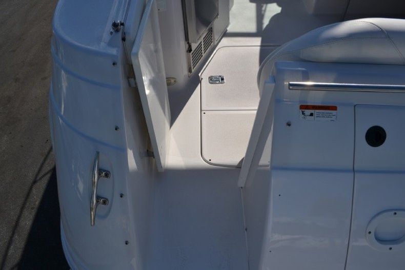 Thumbnail 36 for Used 2004 Four Winns 298 Vista Cruiser boat for sale in West Palm Beach, FL