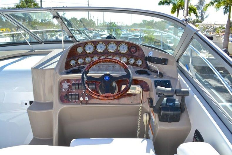 Thumbnail 63 for Used 2004 Four Winns 298 Vista Cruiser boat for sale in West Palm Beach, FL