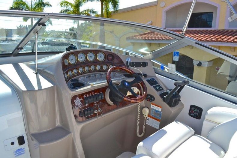Thumbnail 64 for Used 2004 Four Winns 298 Vista Cruiser boat for sale in West Palm Beach, FL