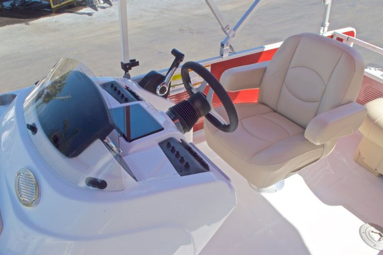 Thumbnail 32 for New 2016 Hurricane Fundeck FD 196 OB boat for sale in Vero Beach, FL