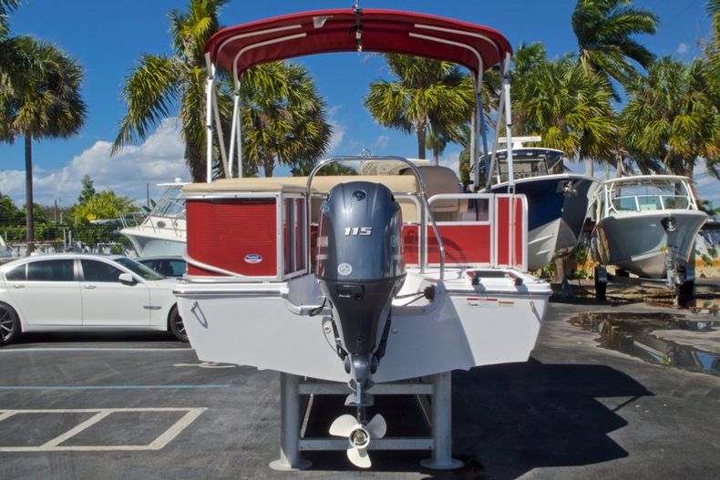 Thumbnail 7 for New 2016 Hurricane Fundeck FD 196 OB boat for sale in Vero Beach, FL
