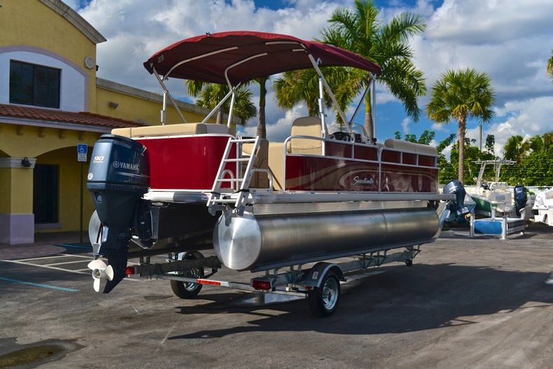 Thumbnail 7 for New 2013 Sweetwater 2286 Cruise 3 Gate boat for sale in West Palm Beach, FL