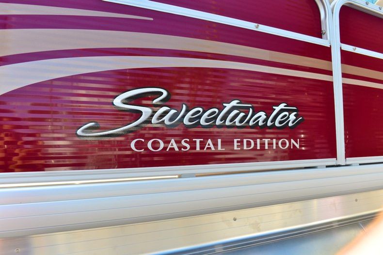 Thumbnail 16 for New 2013 Sweetwater 2286 Cruise 3 Gate boat for sale in West Palm Beach, FL