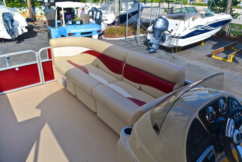 Thumbnail 29 for New 2013 Sweetwater 2286 Cruise 3 Gate boat for sale in West Palm Beach, FL