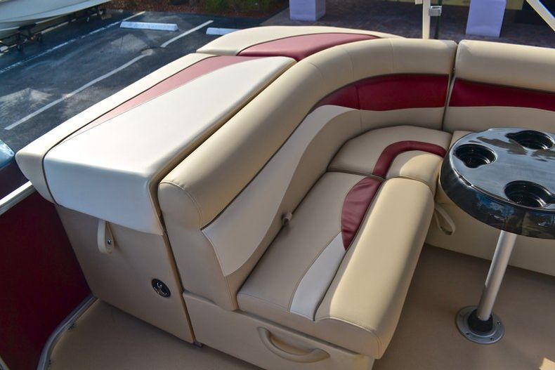 Thumbnail 25 for New 2013 Sweetwater 2286 Cruise 3 Gate boat for sale in West Palm Beach, FL