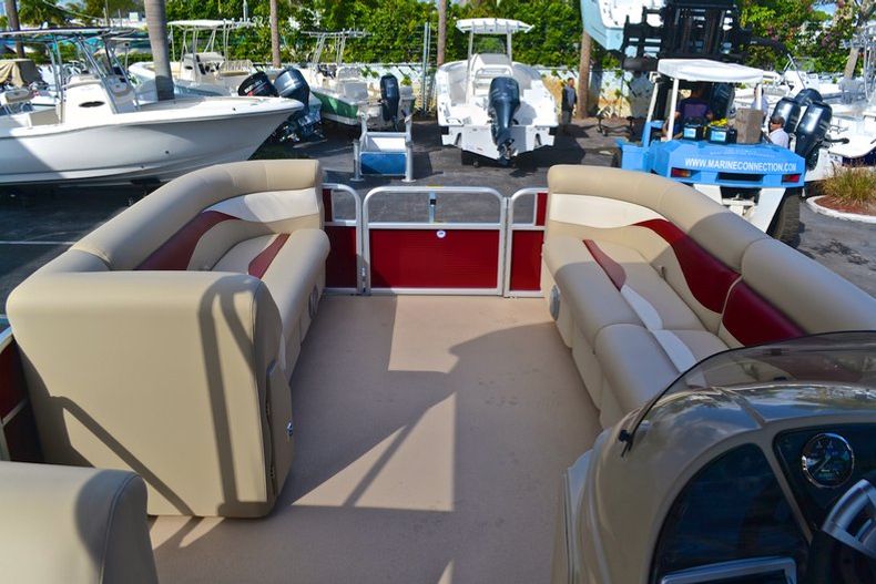 Thumbnail 28 for New 2013 Sweetwater 2286 Cruise 3 Gate boat for sale in West Palm Beach, FL