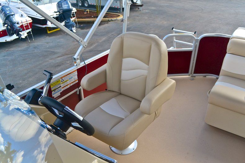 Thumbnail 43 for New 2013 Sweetwater 2286 Cruise 3 Gate boat for sale in West Palm Beach, FL