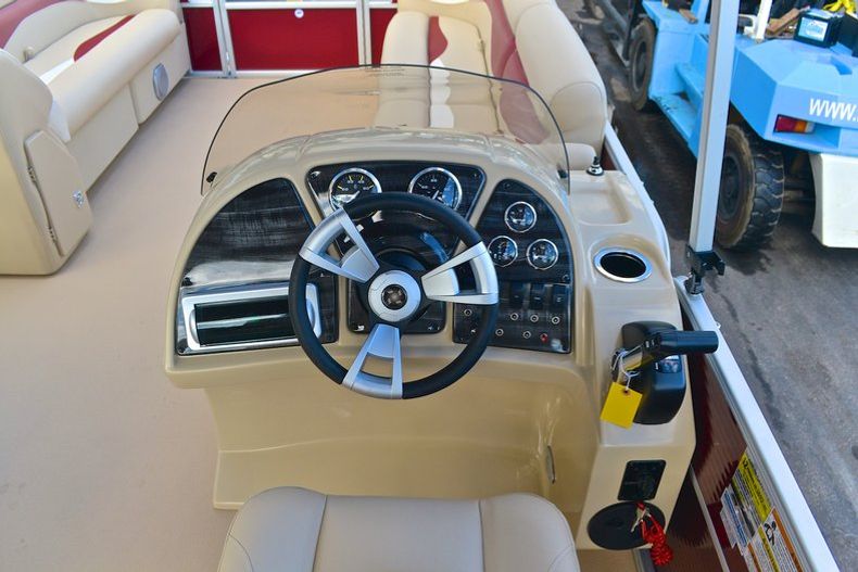 Thumbnail 45 for New 2013 Sweetwater 2286 Cruise 3 Gate boat for sale in West Palm Beach, FL