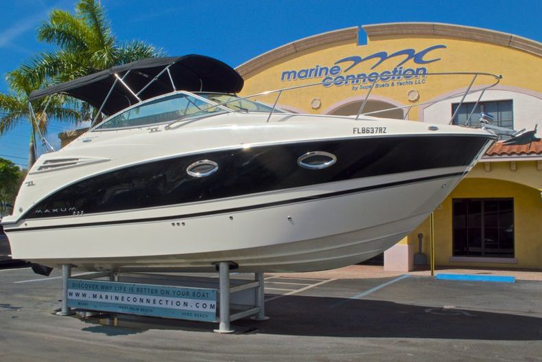 Thumbnail 1 for Used 2007 Maxum 2400 SE boat for sale in West Palm Beach, FL