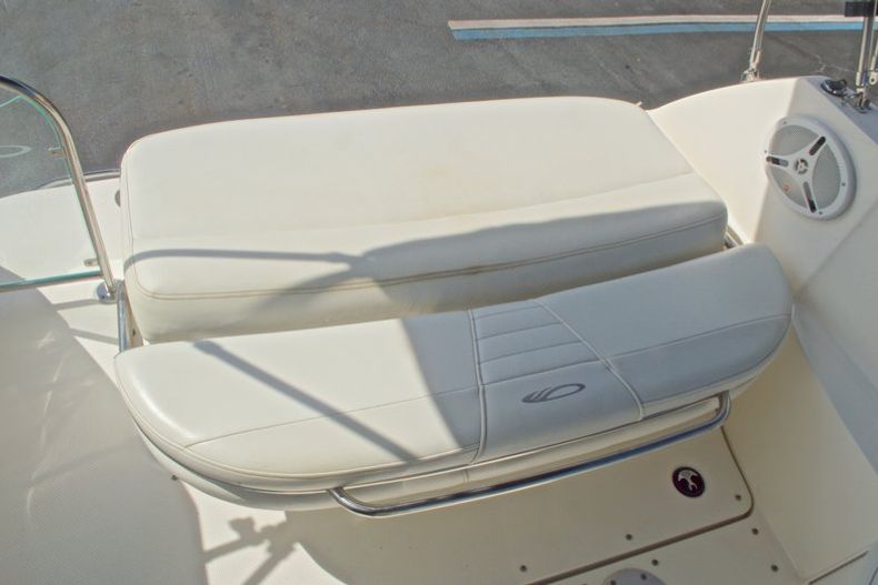 Thumbnail 17 for Used 2007 Maxum 2400 SE boat for sale in West Palm Beach, FL