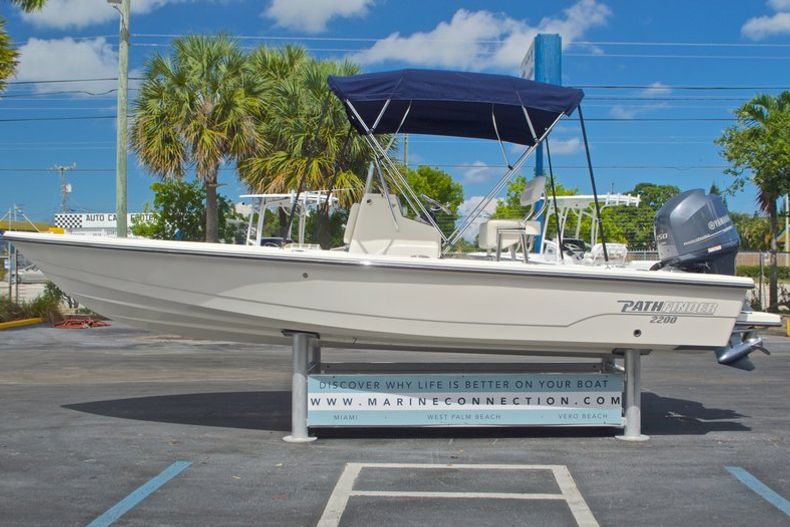 Thumbnail 4 for Used 2013 Pathfinder 2200 TRS Bay Boat boat for sale in West Palm Beach, FL