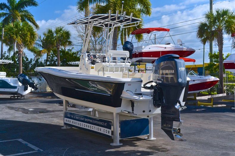 Thumbnail 5 for New 2013 Pioneer 220 Bay Sport boat for sale in West Palm Beach, FL