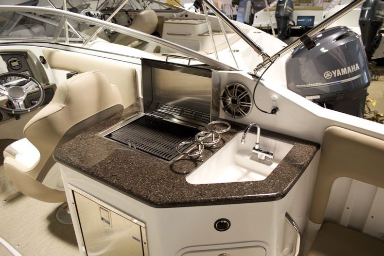 Thumbnail 7 for New 2014 Hurricane SunDeck SD 2690 OB boat for sale in West Palm Beach, FL