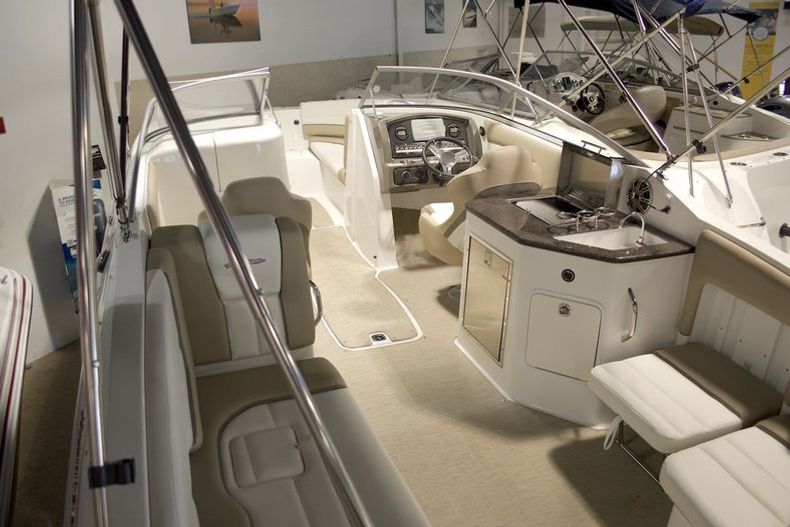 Thumbnail 5 for New 2014 Hurricane SunDeck SD 2690 OB boat for sale in West Palm Beach, FL