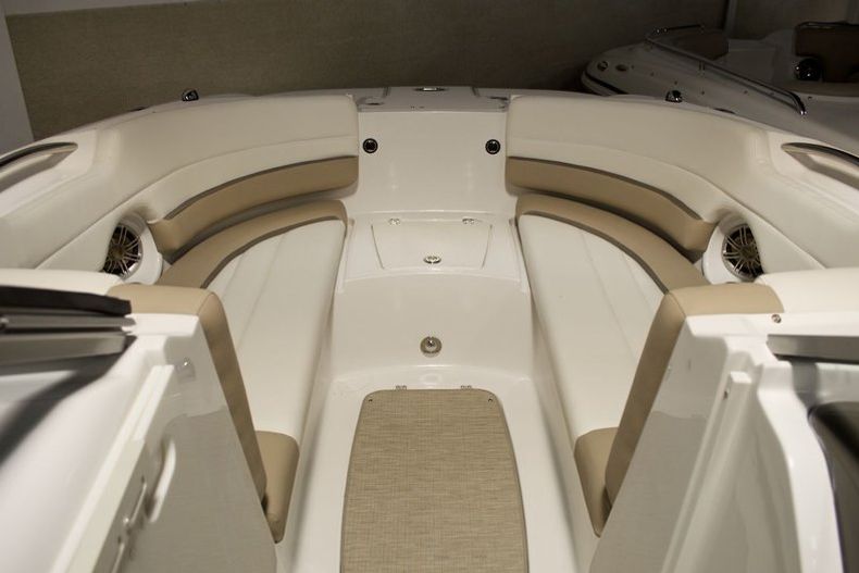 Thumbnail 12 for New 2014 Hurricane SunDeck SD 2690 OB boat for sale in West Palm Beach, FL