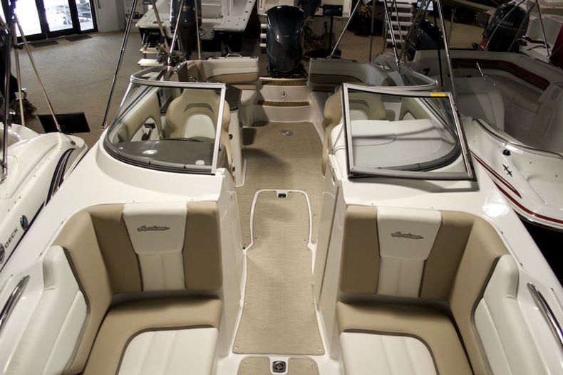 Thumbnail 15 for New 2014 Hurricane SunDeck SD 2690 OB boat for sale in West Palm Beach, FL