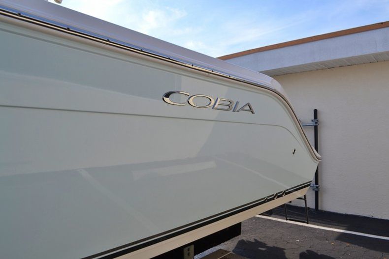 Thumbnail 4 for New 2015 Cobia 296 Center Console boat for sale in Vero Beach, FL