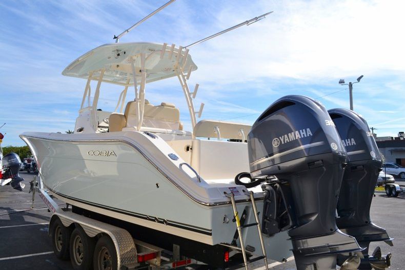 Thumbnail 5 for New 2015 Cobia 296 Center Console boat for sale in Vero Beach, FL