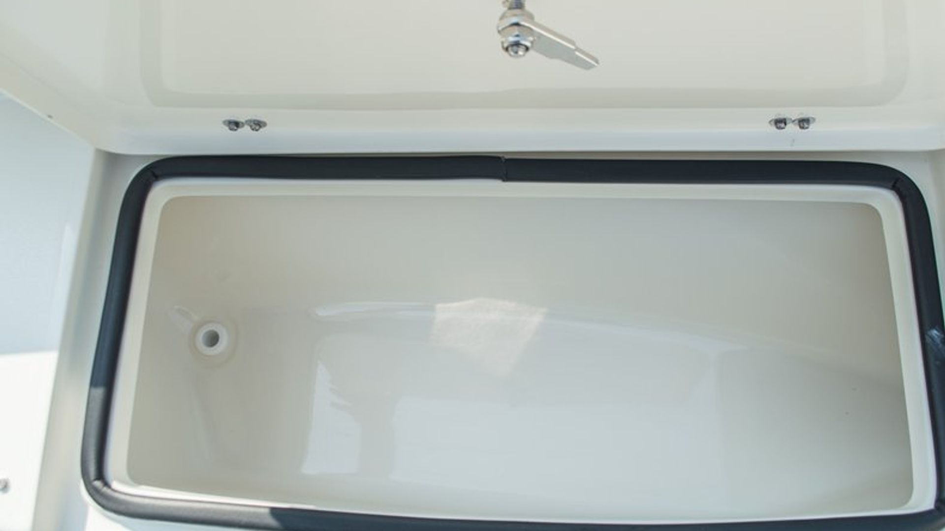 New 2015 Cobia 296 Center Console #N030 image 21