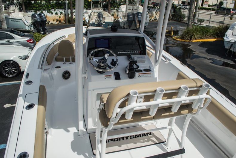Thumbnail 9 for New 2016 Sportsman Open 212 Center Console boat for sale in Miami, FL