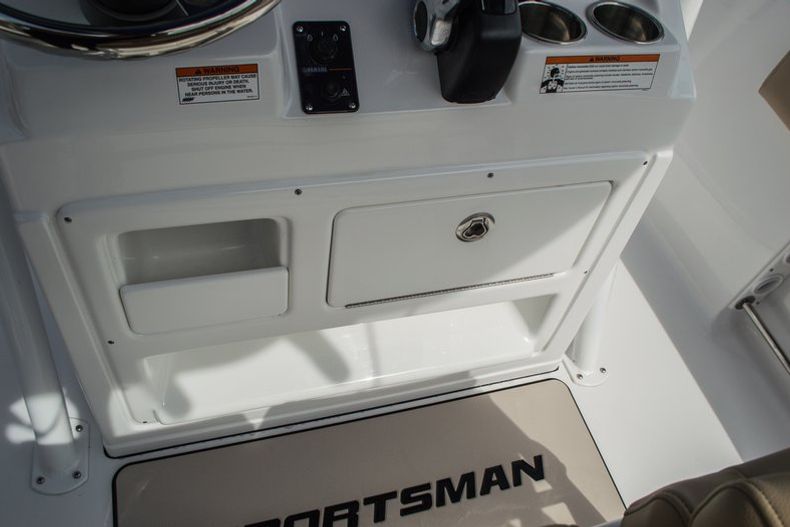 Thumbnail 36 for New 2016 Sportsman Open 212 Center Console boat for sale in Miami, FL