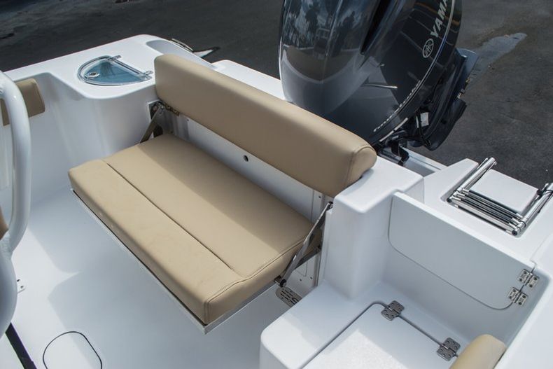 Thumbnail 41 for New 2016 Sportsman Open 212 Center Console boat for sale in Miami, FL