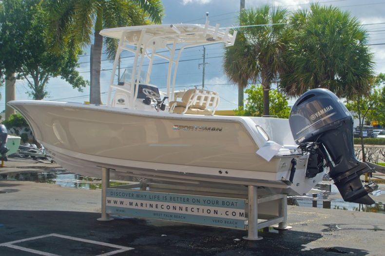 Thumbnail 5 for New 2016 Sportsman Heritage 231 Center Console boat for sale in Vero Beach, FL