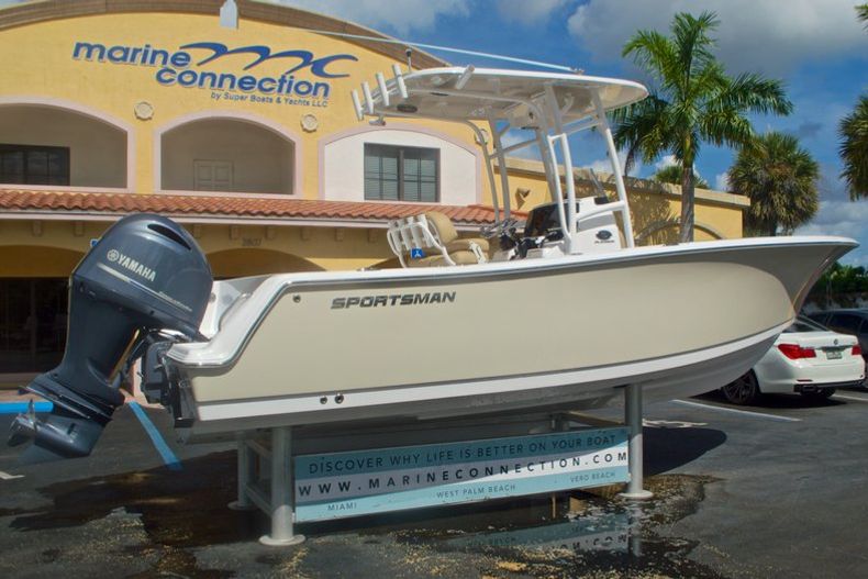 Thumbnail 7 for New 2016 Sportsman Heritage 231 Center Console boat for sale in Vero Beach, FL
