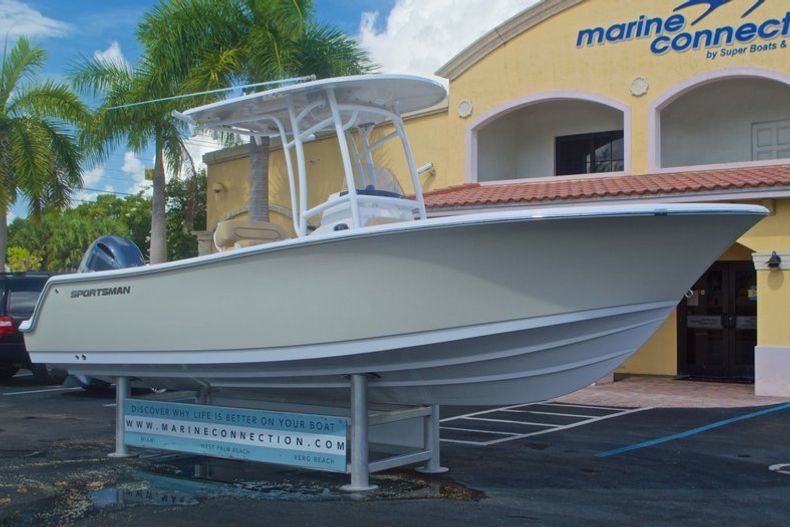 Thumbnail 1 for New 2016 Sportsman Heritage 231 Center Console boat for sale in Vero Beach, FL