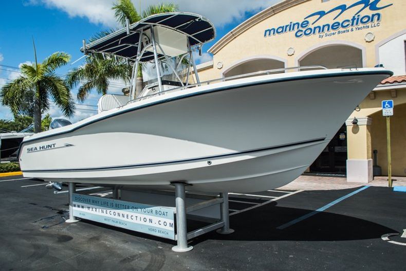 Thumbnail 1 for Used 2005 Sea Hunt 22 Triton boat for sale in West Palm Beach, FL