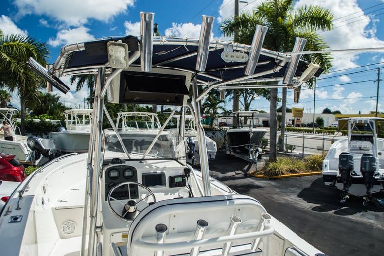 Thumbnail 8 for Used 2005 Sea Hunt 22 Triton boat for sale in West Palm Beach, FL