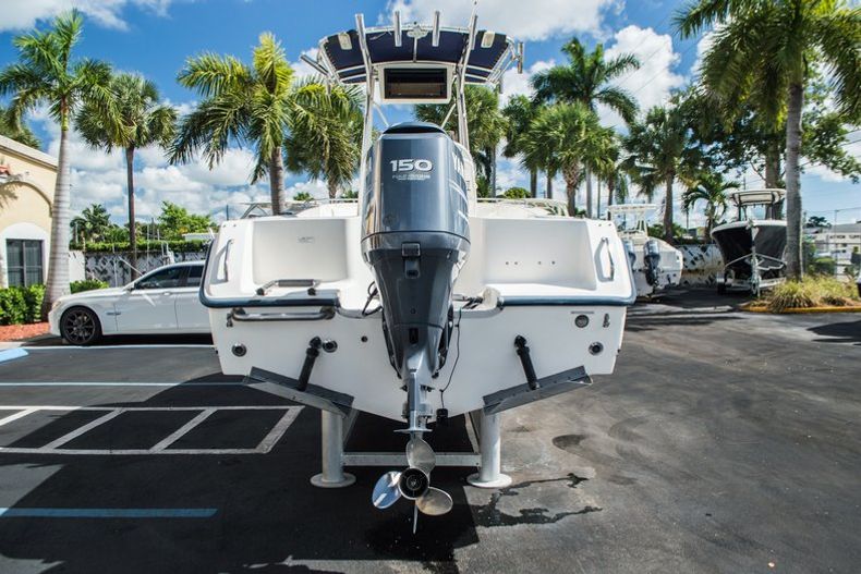 Thumbnail 6 for Used 2005 Sea Hunt 22 Triton boat for sale in West Palm Beach, FL